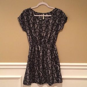 Size small party dress with pockets- Francesca’s